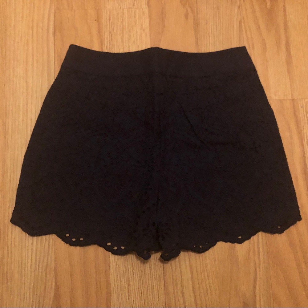 💕SALE 💕 Ann Taylor Loft Shorts - Picture 2 of 5